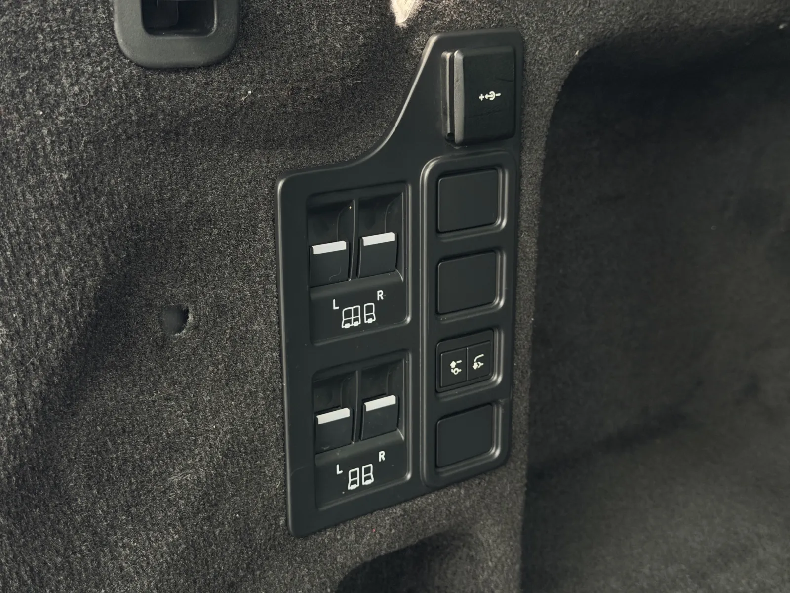 Land Rover Discovery photo 33