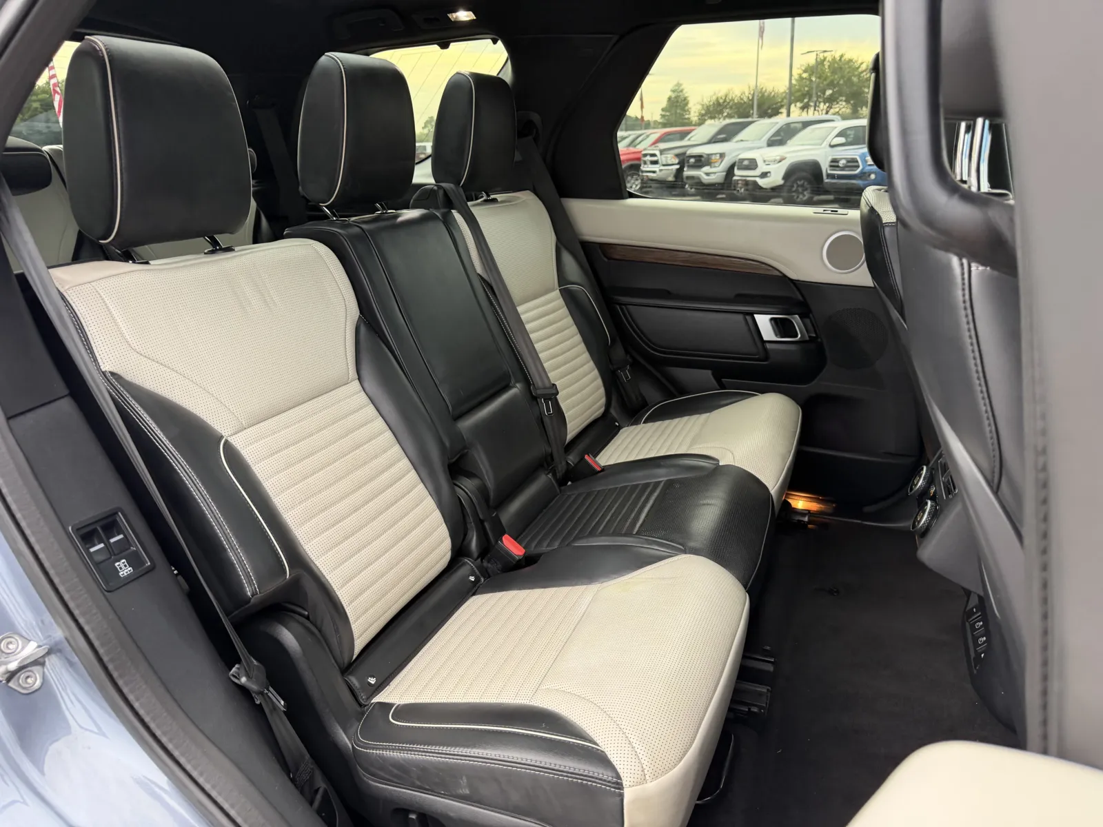 Land Rover Discovery photo 25
