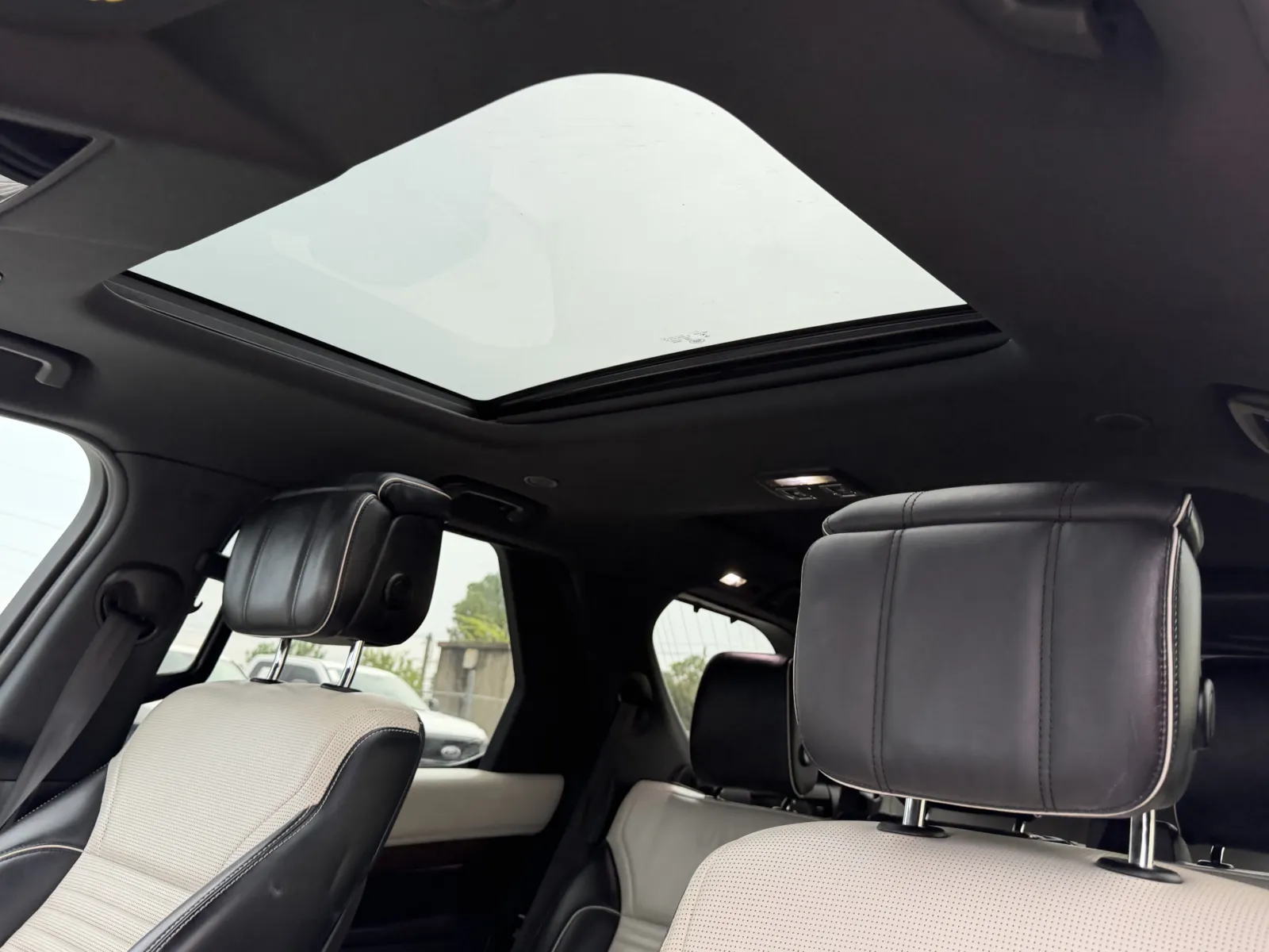 Land Rover Discovery photo 11