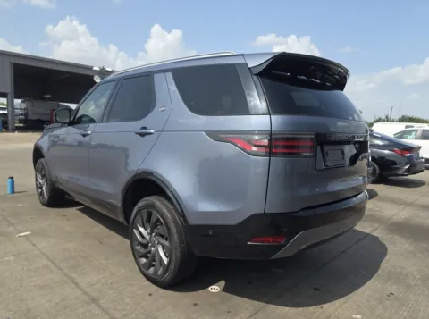 More photos of 2022 Land Rover Discovery S R-Dynamic at Auto Boutique Texas, TX