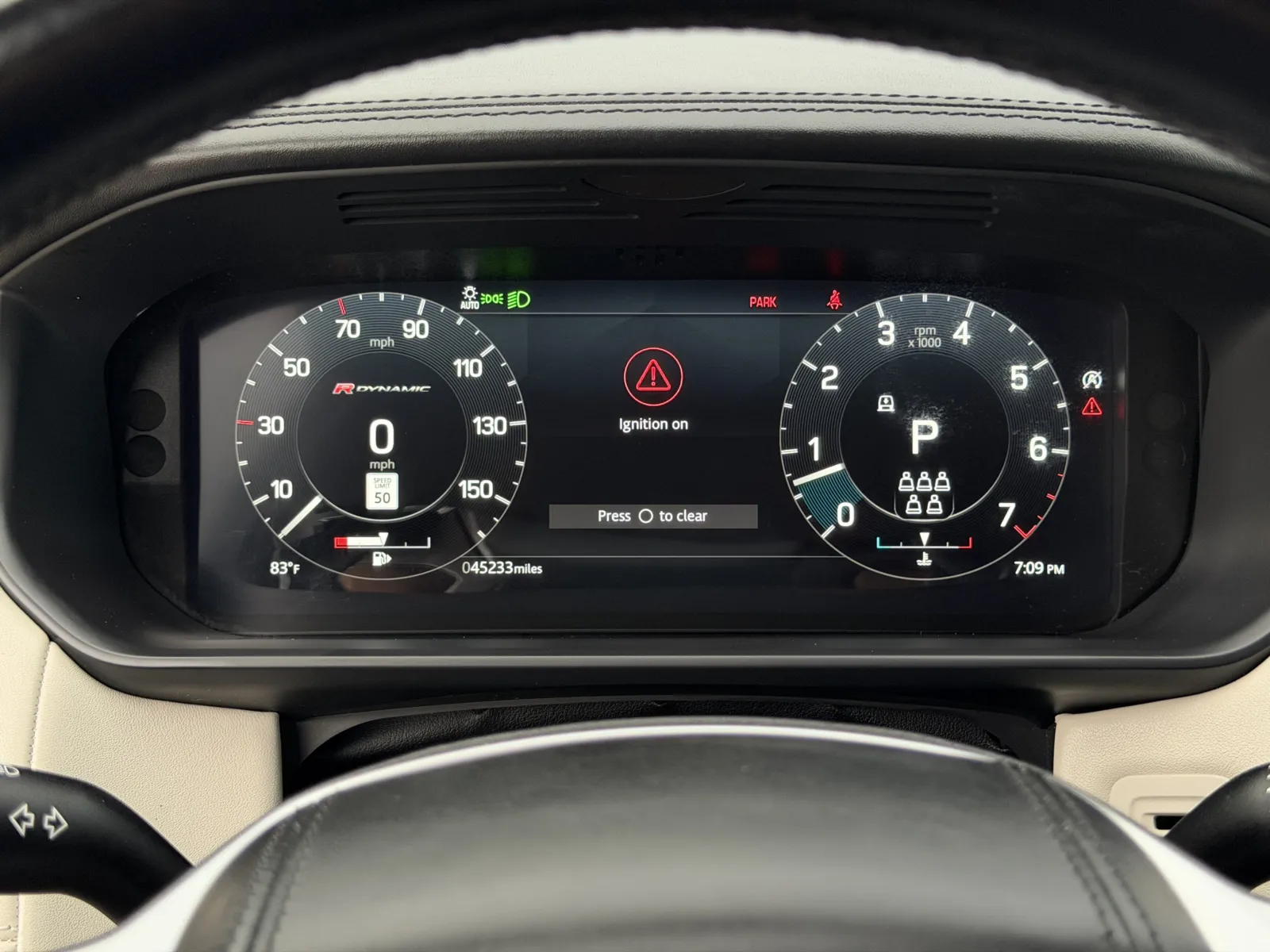 Land Rover Discovery photo 7
