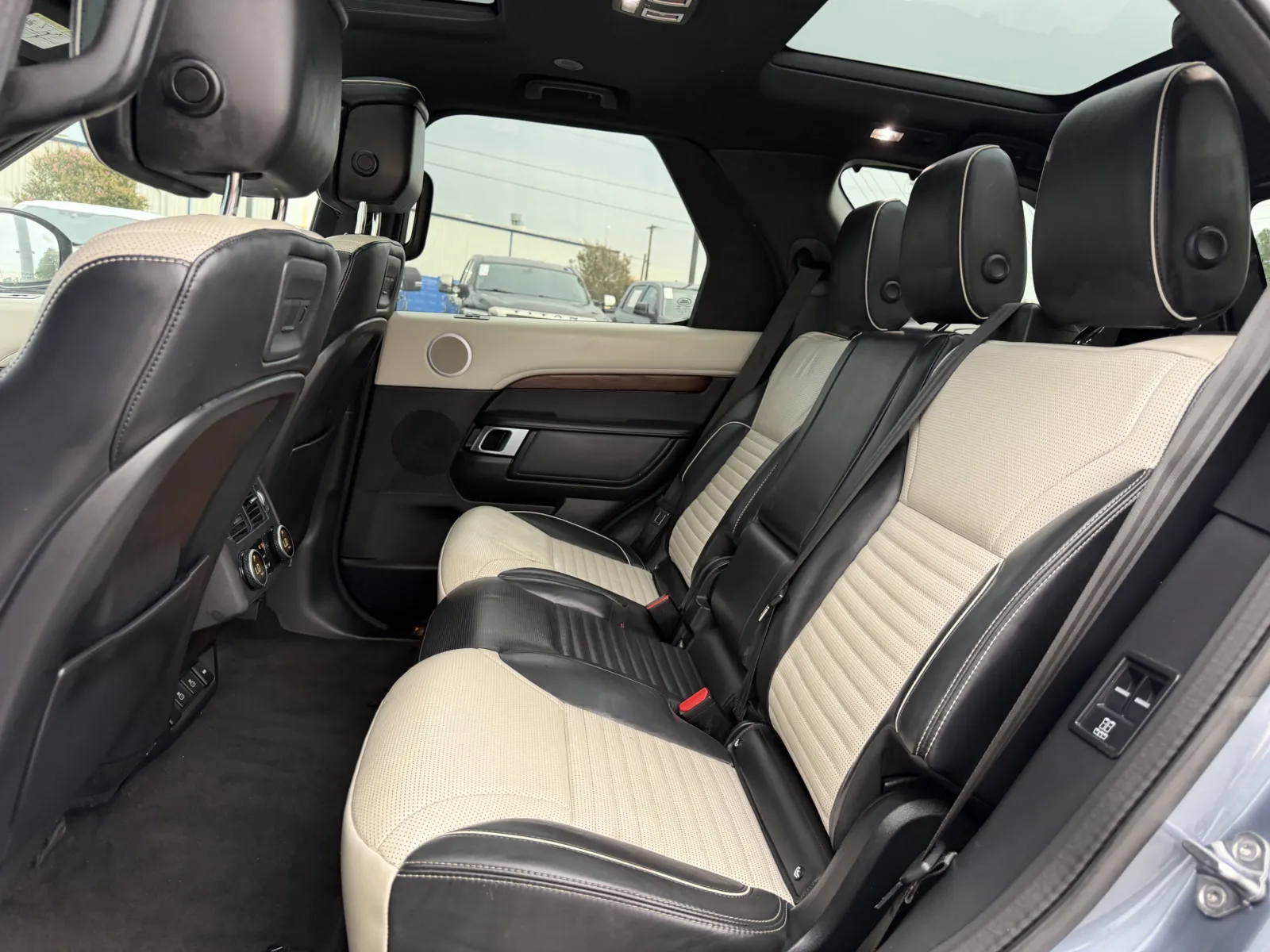 Land Rover Discovery photo 28