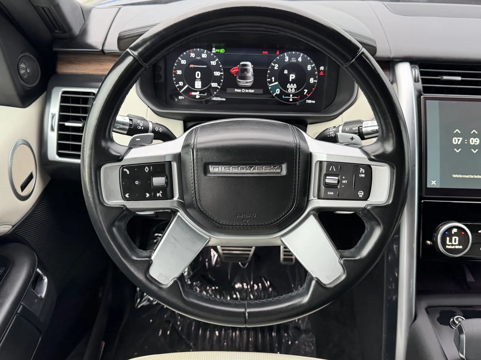 Land Rover Discovery photo 6
