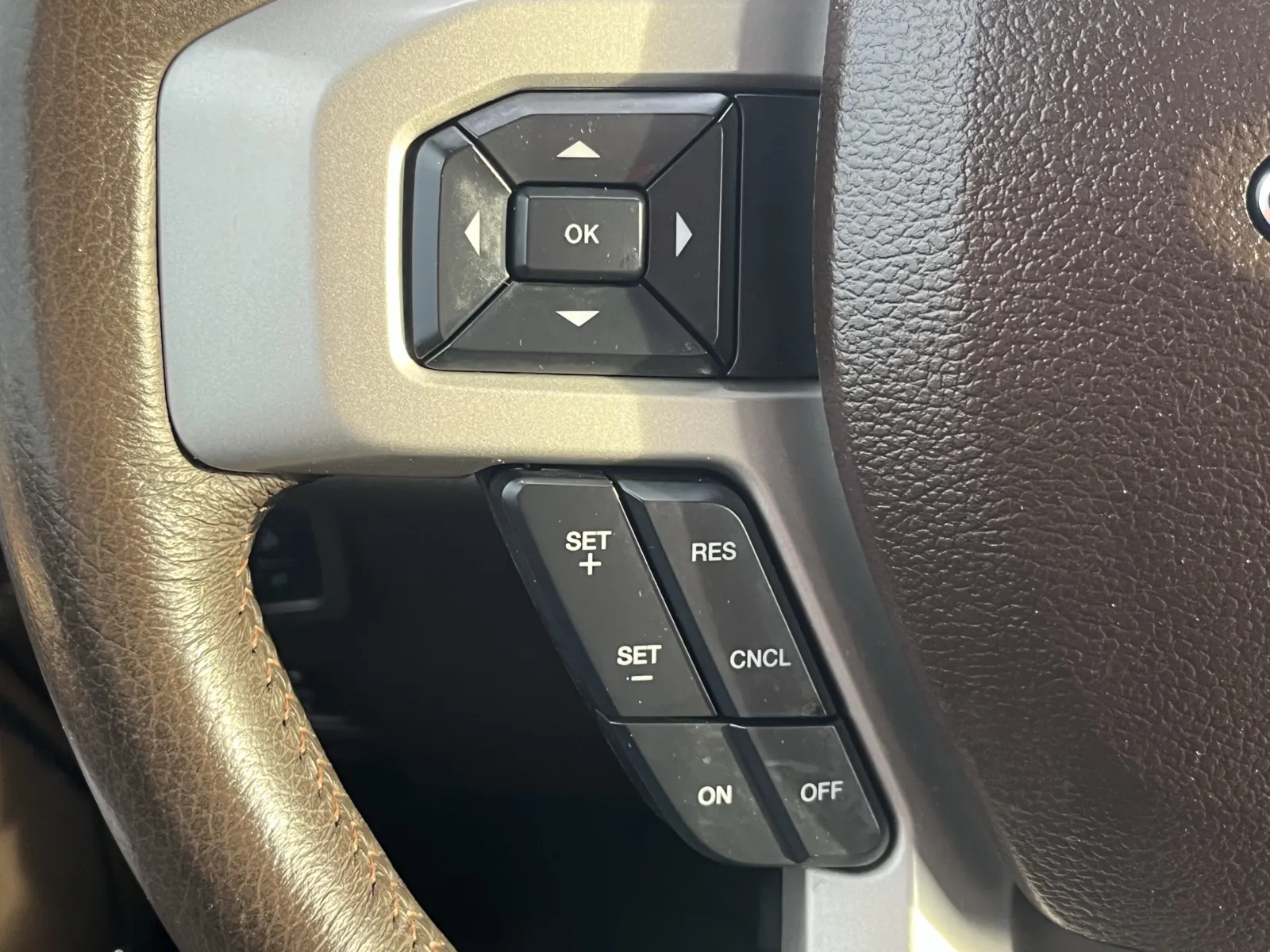 Ford F-250 photo 16