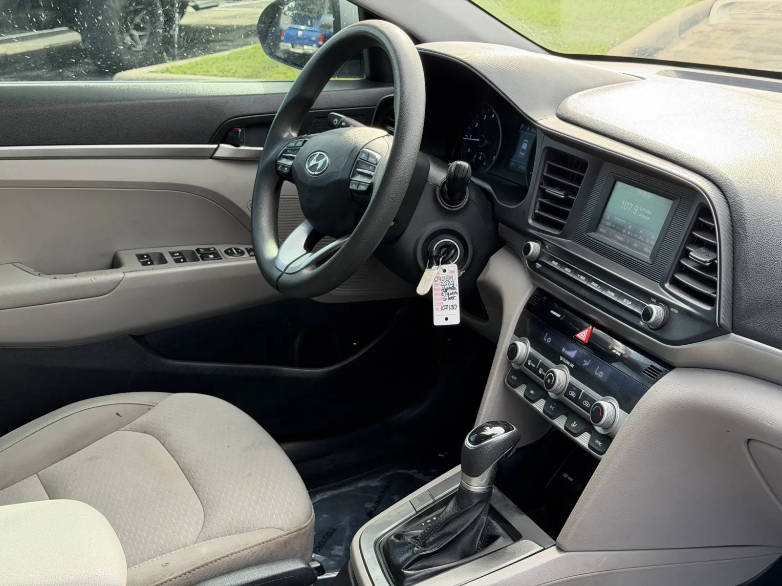 Hyundai Elantra photo 14