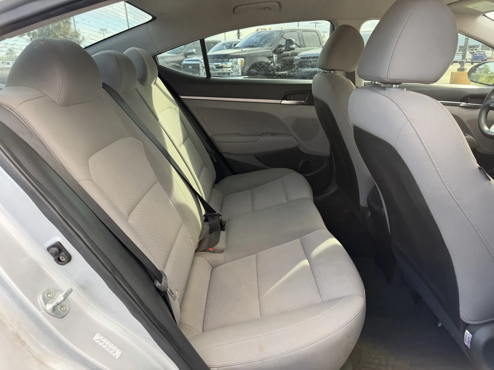 Hyundai Elantra photo 19