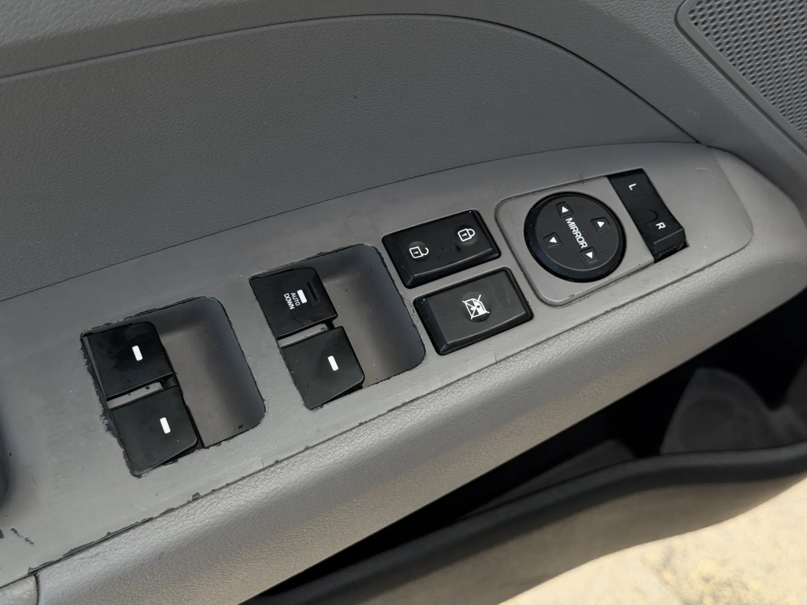 Hyundai Elantra photo 9