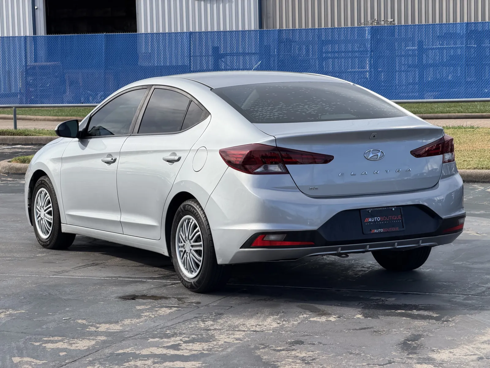Hyundai Elantra photo 11