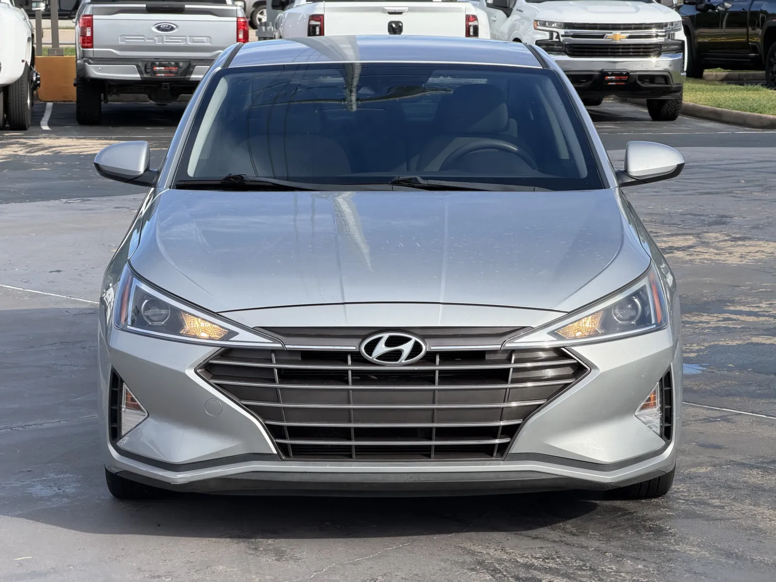 Hyundai Elantra photo 4