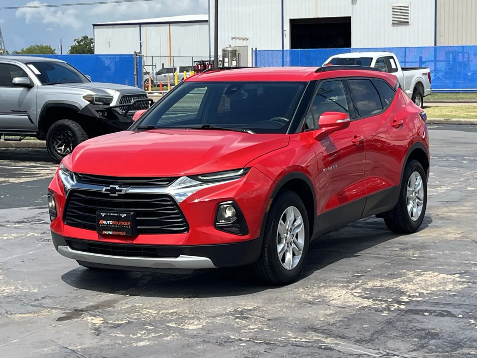 Chevrolet Blazer photo 2
