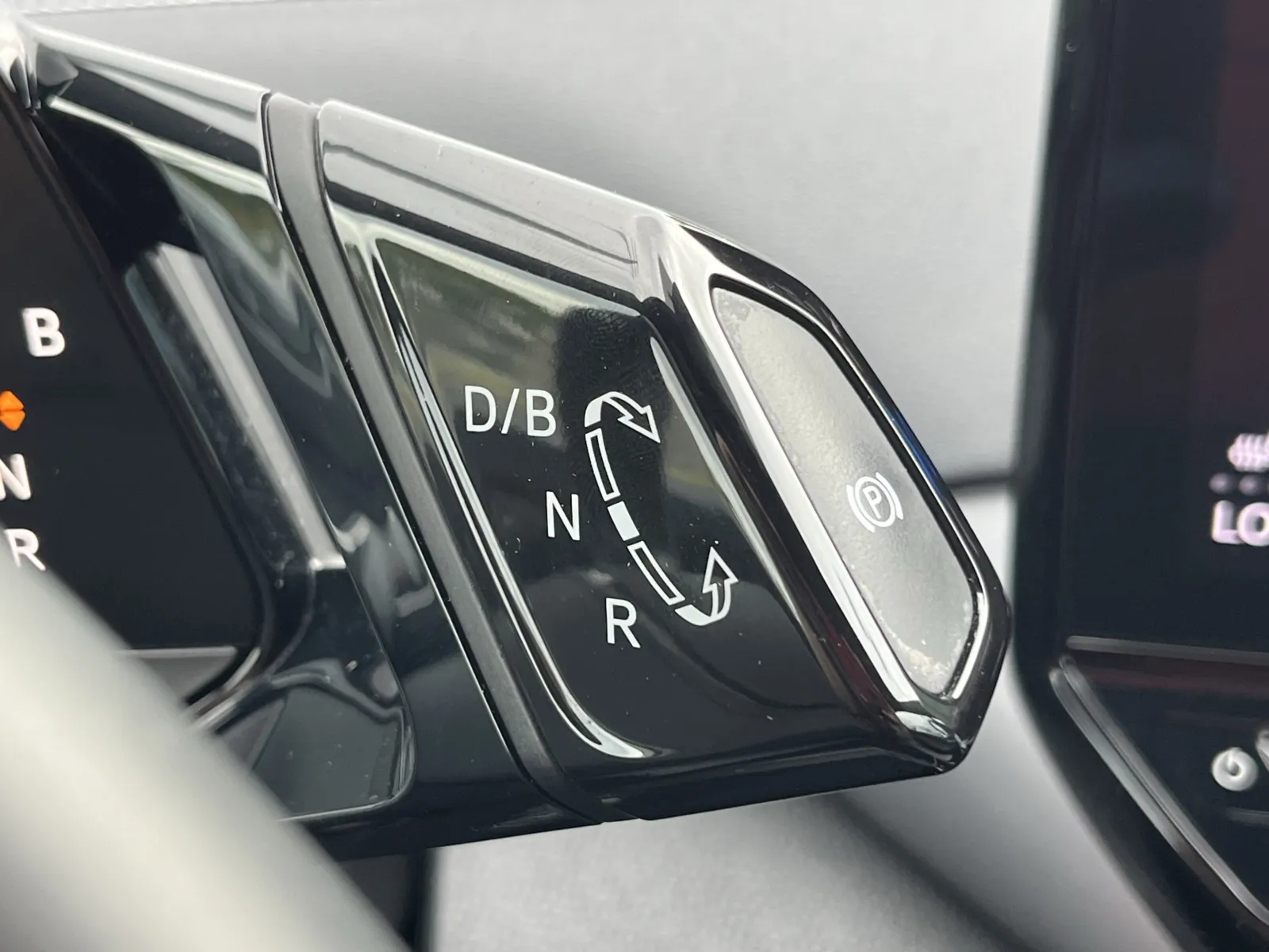 Volkswagen ID.4 photo 22