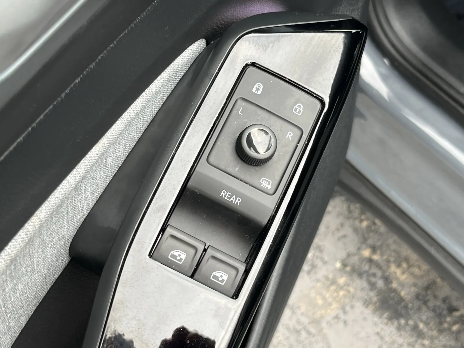 Volkswagen ID.4 photo 25