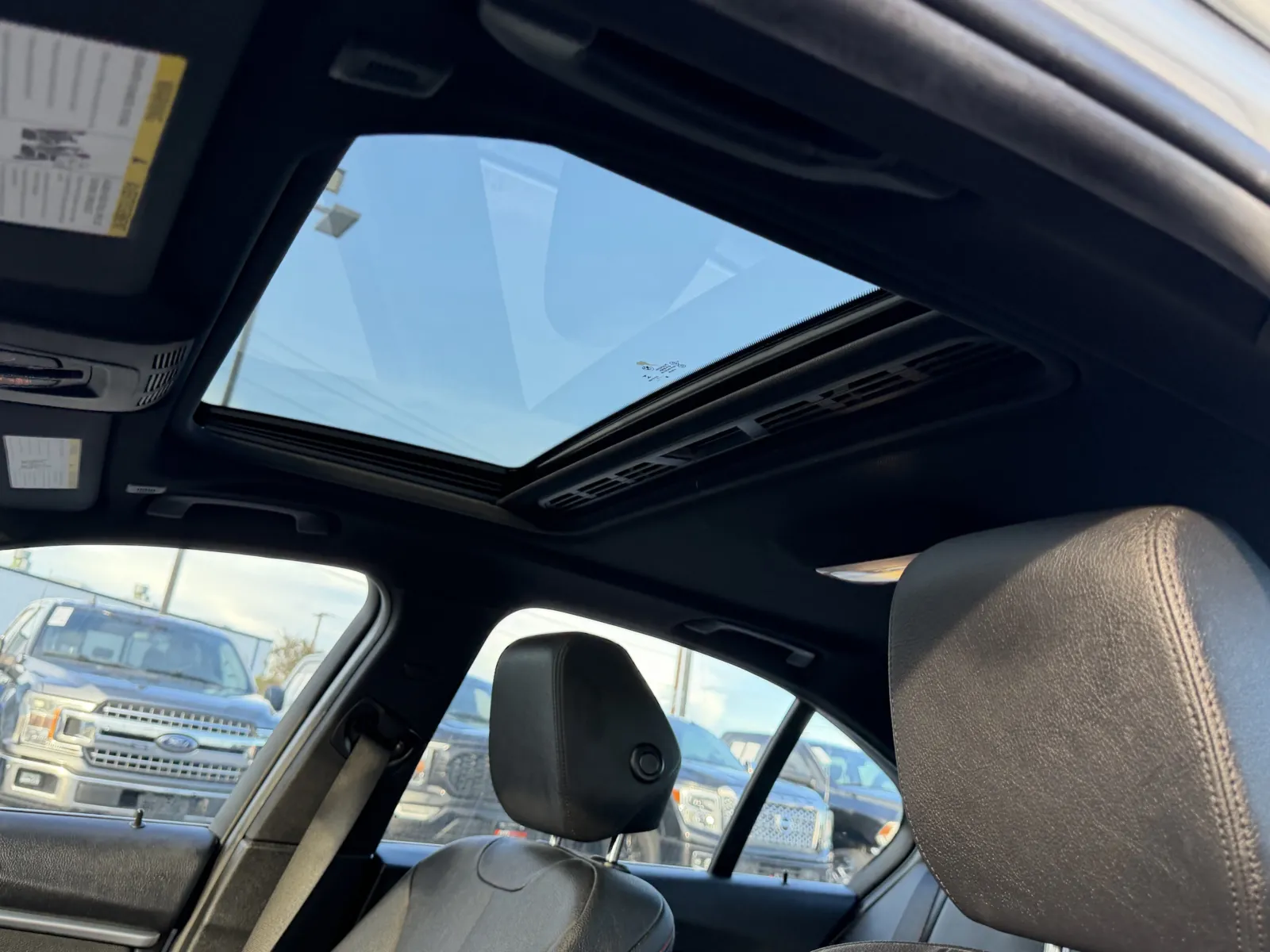 BMW 3 Series photo 6