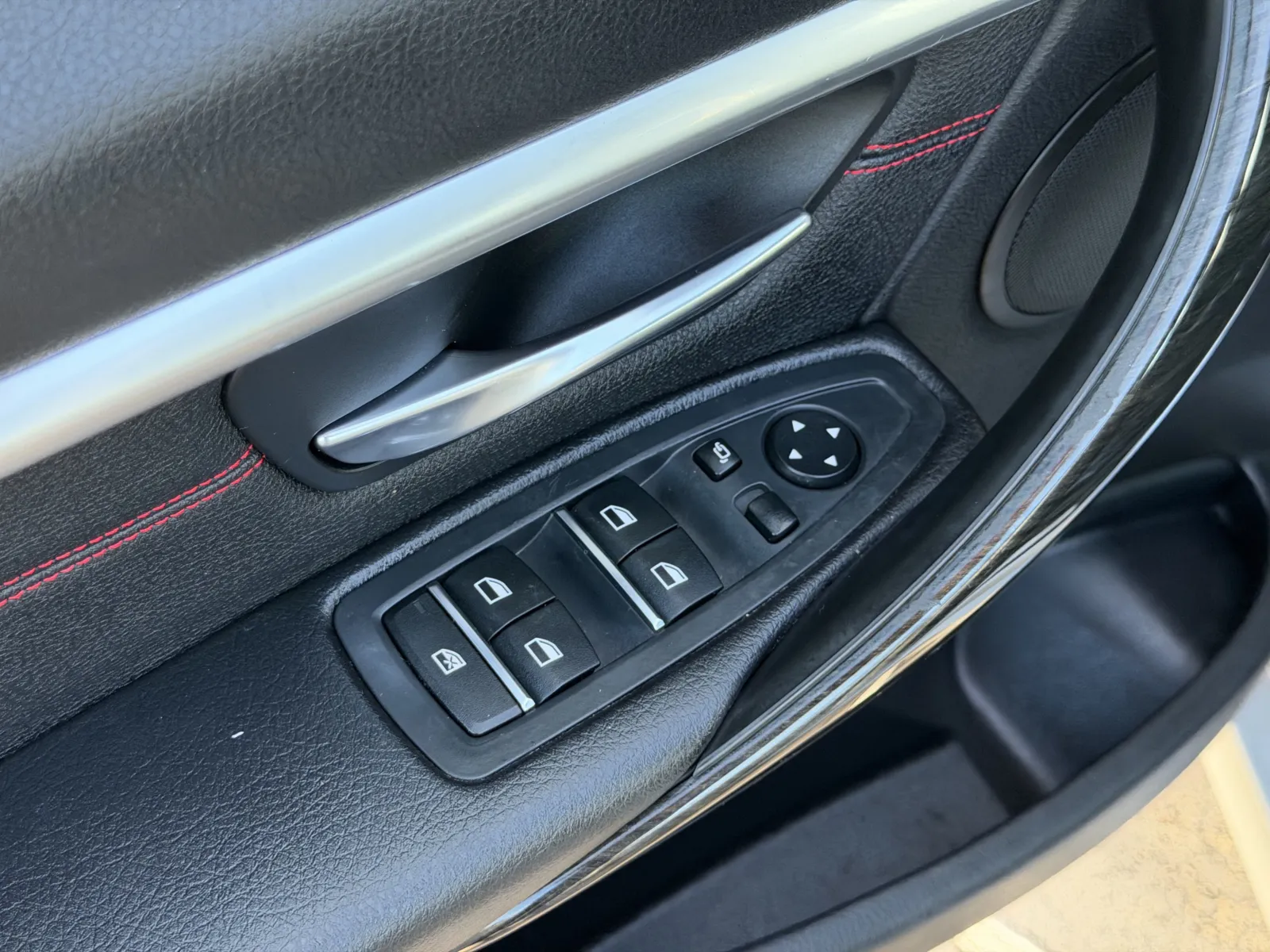BMW 3 Series photo 11