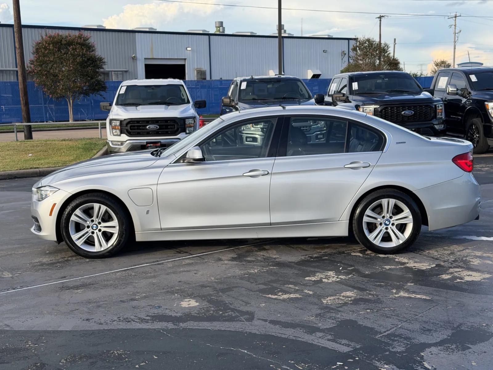 BMW 3 Series photo 15