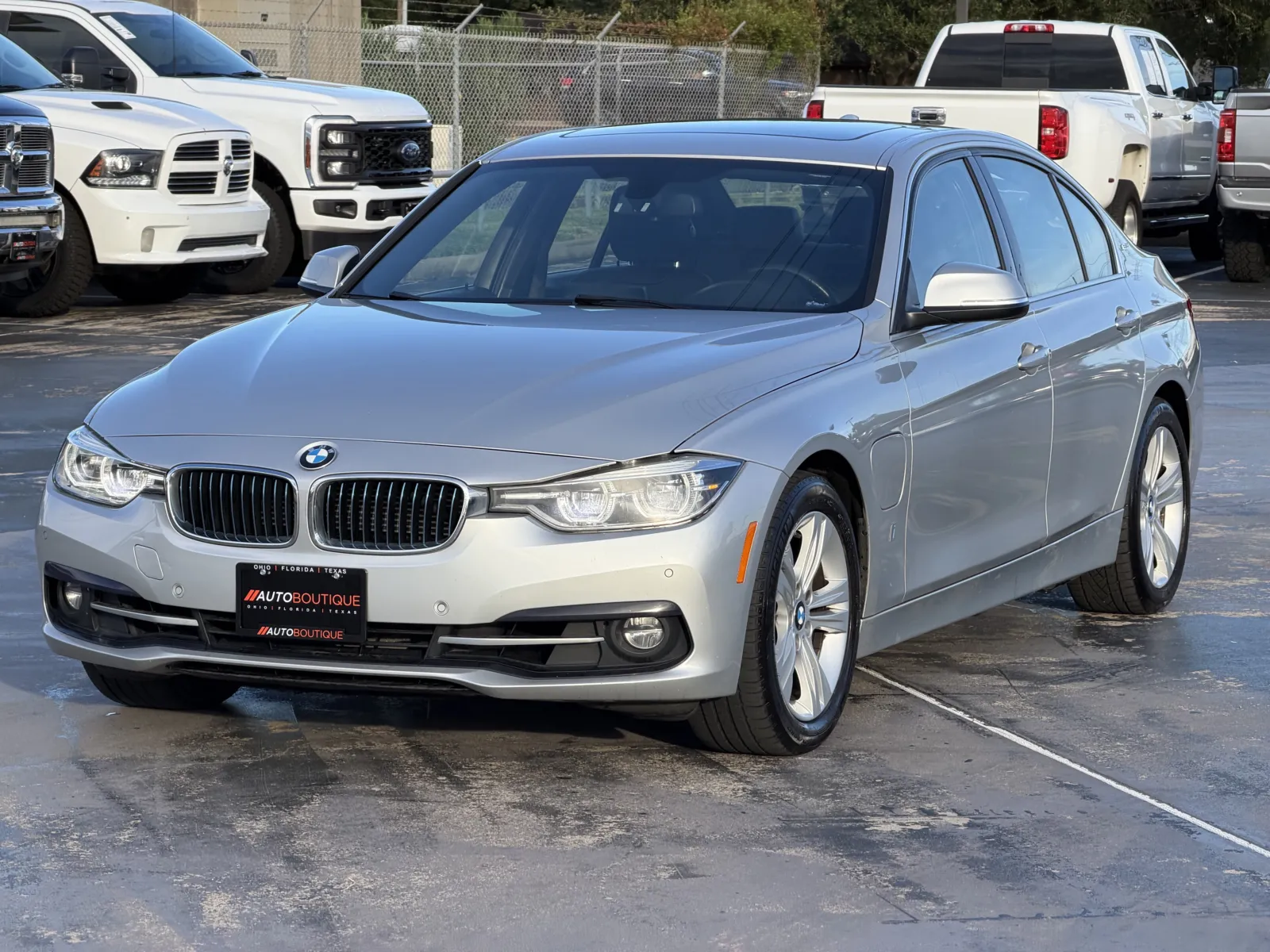 BMW 3 Series photo 4