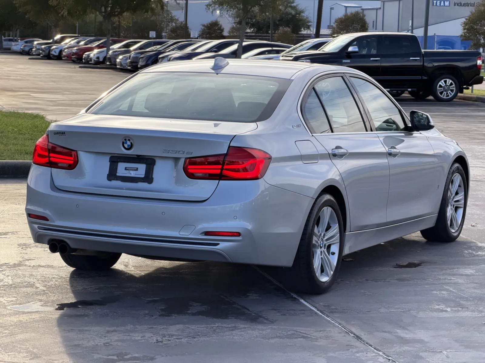 BMW 3 Series photo 14