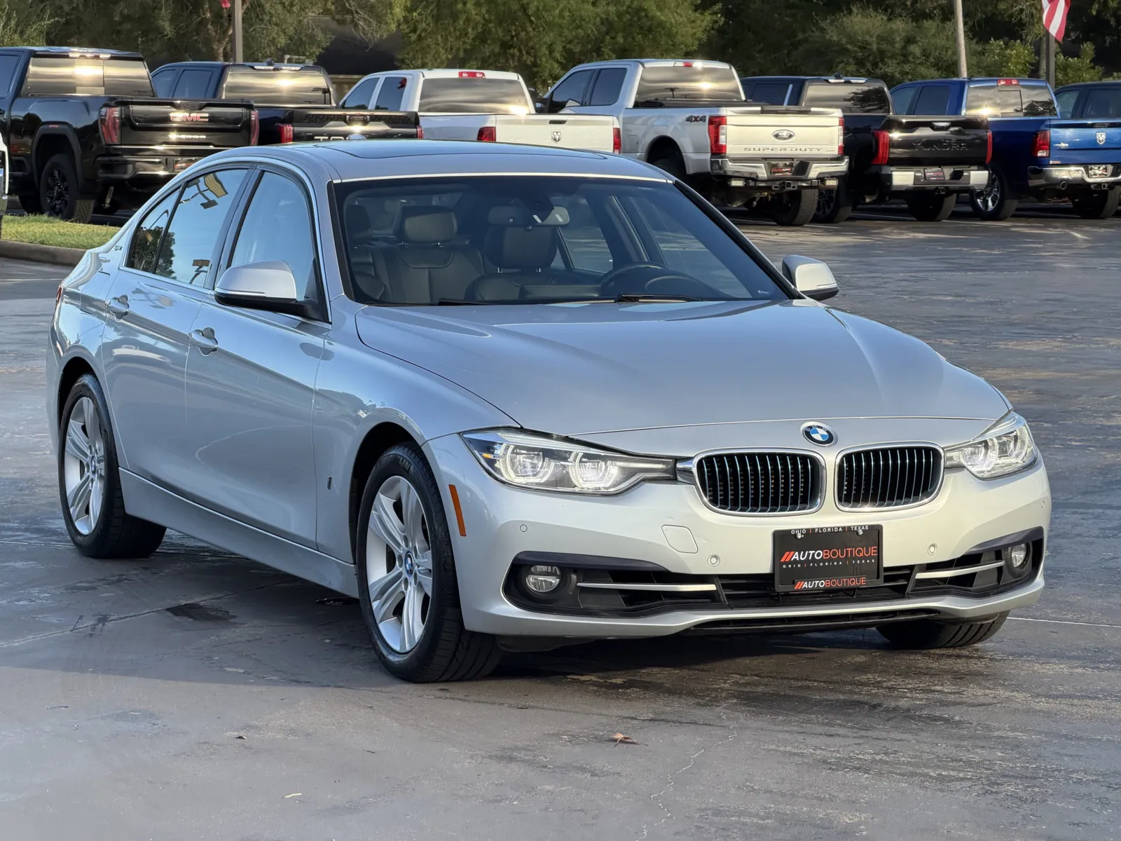BMW 3 Series photo 2