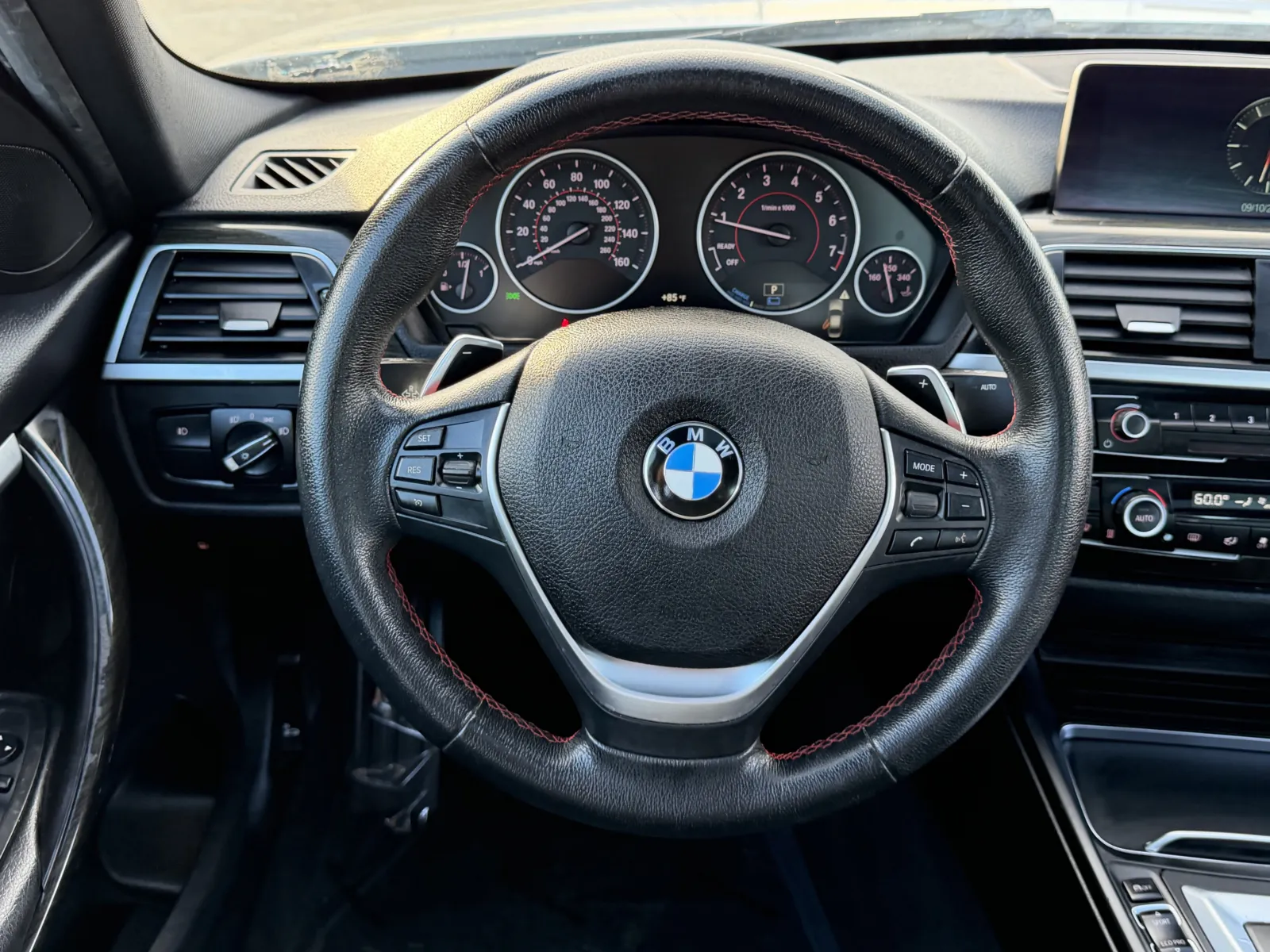 BMW 3 Series photo 7
