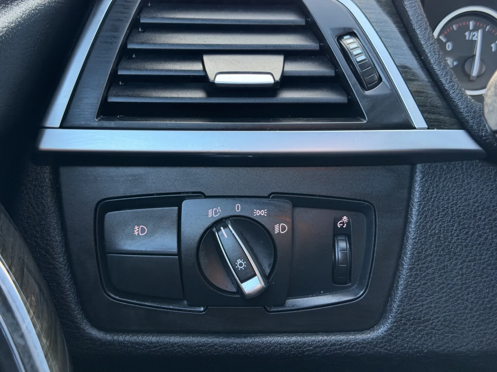 BMW 3 Series photo 23