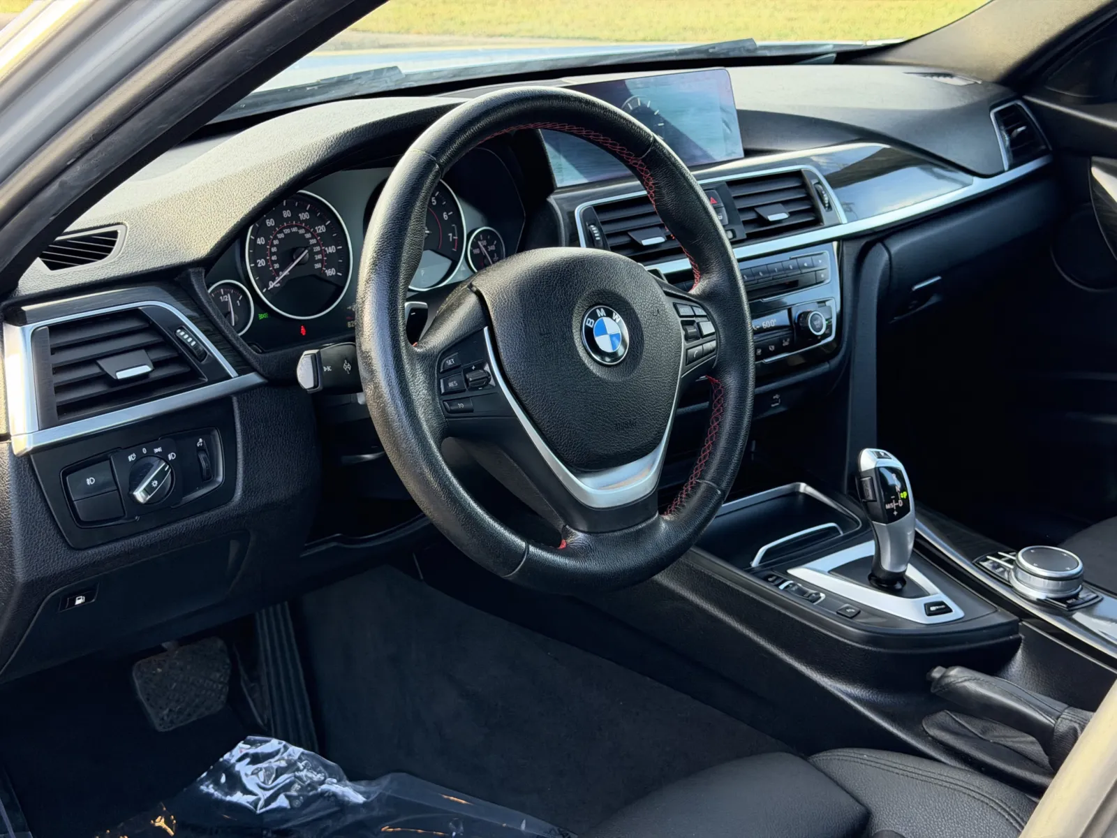 BMW 3 Series photo 16
