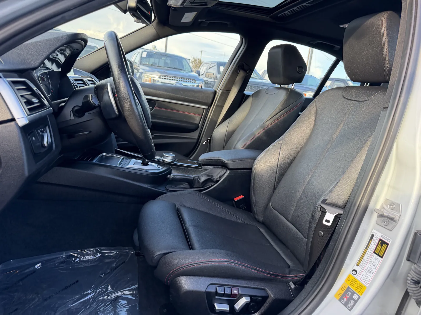BMW 3 Series photo 17