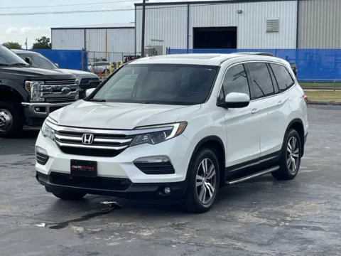 Photos of 2016 Honda Pilot EX-L for sale in Alvin, TX at Auto Boutique Texas