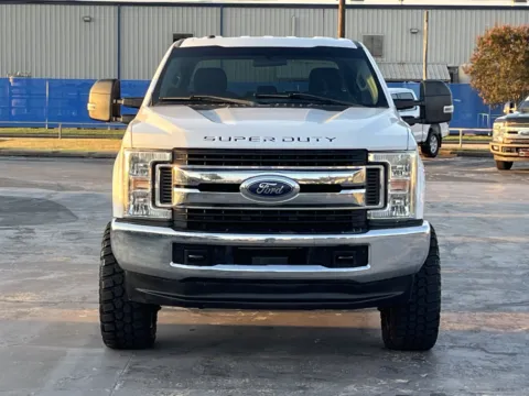 More photos of 2019 Ford Super Duty F-250 SRW XLT at Auto Boutique Texas, TX