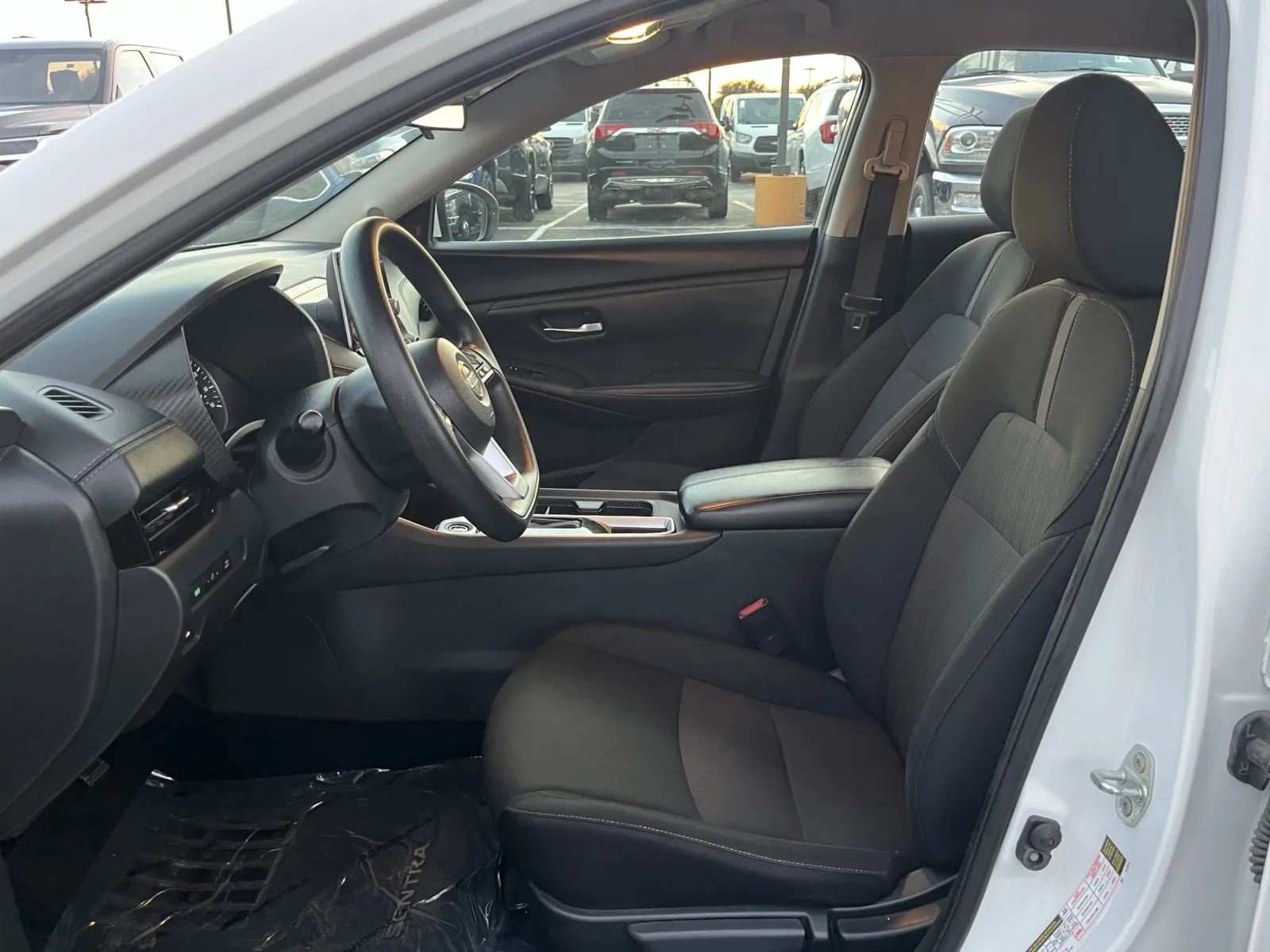 Nissan Sentra photo 25