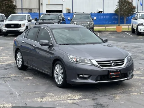 Another view of 2015 Honda Accord Sedan EX-L for sale in Alvin, TX at Auto Boutique Texas