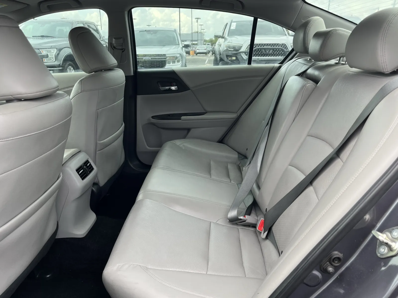 Honda Accord photo 24
