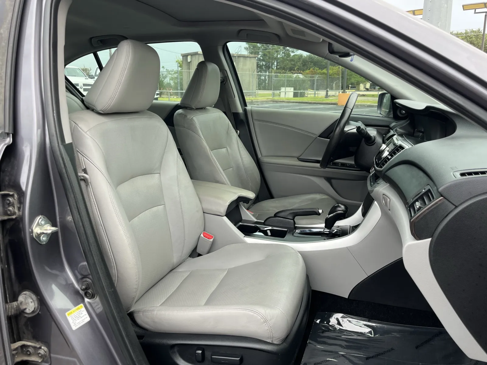 Honda Accord photo 23