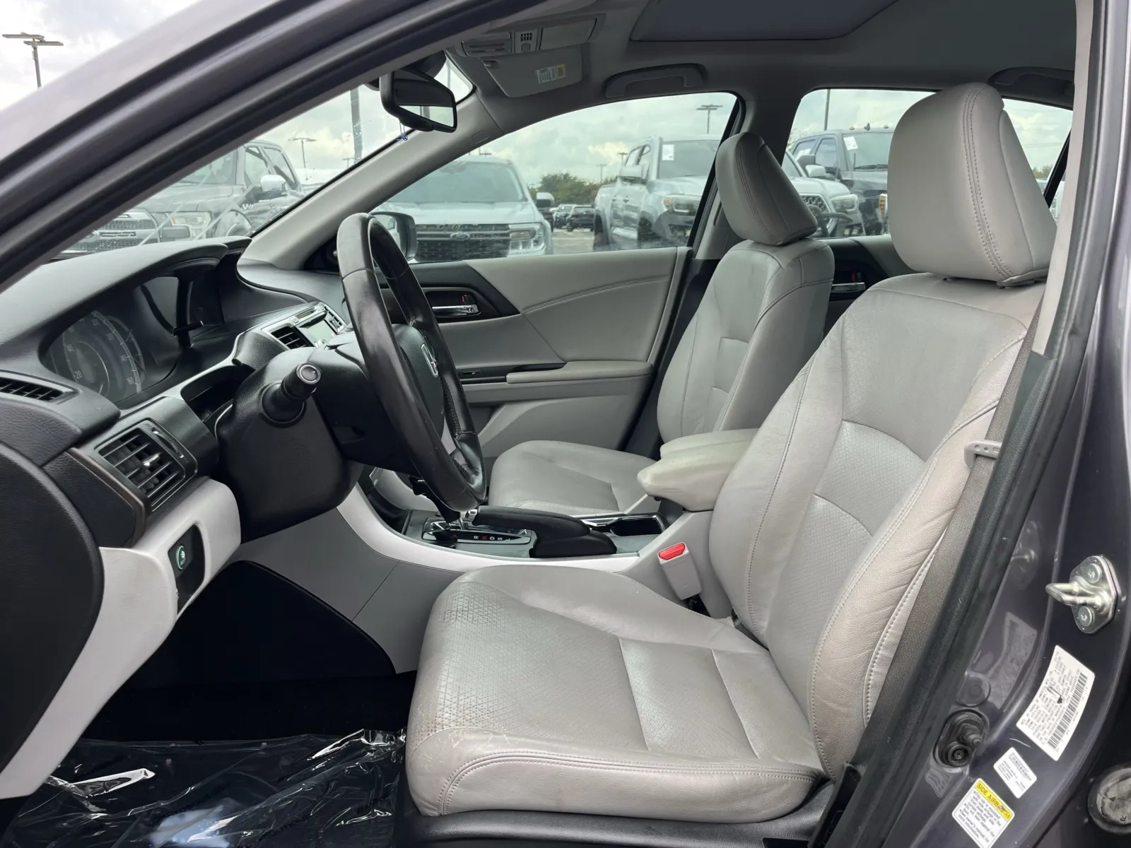 Honda Accord photo 22