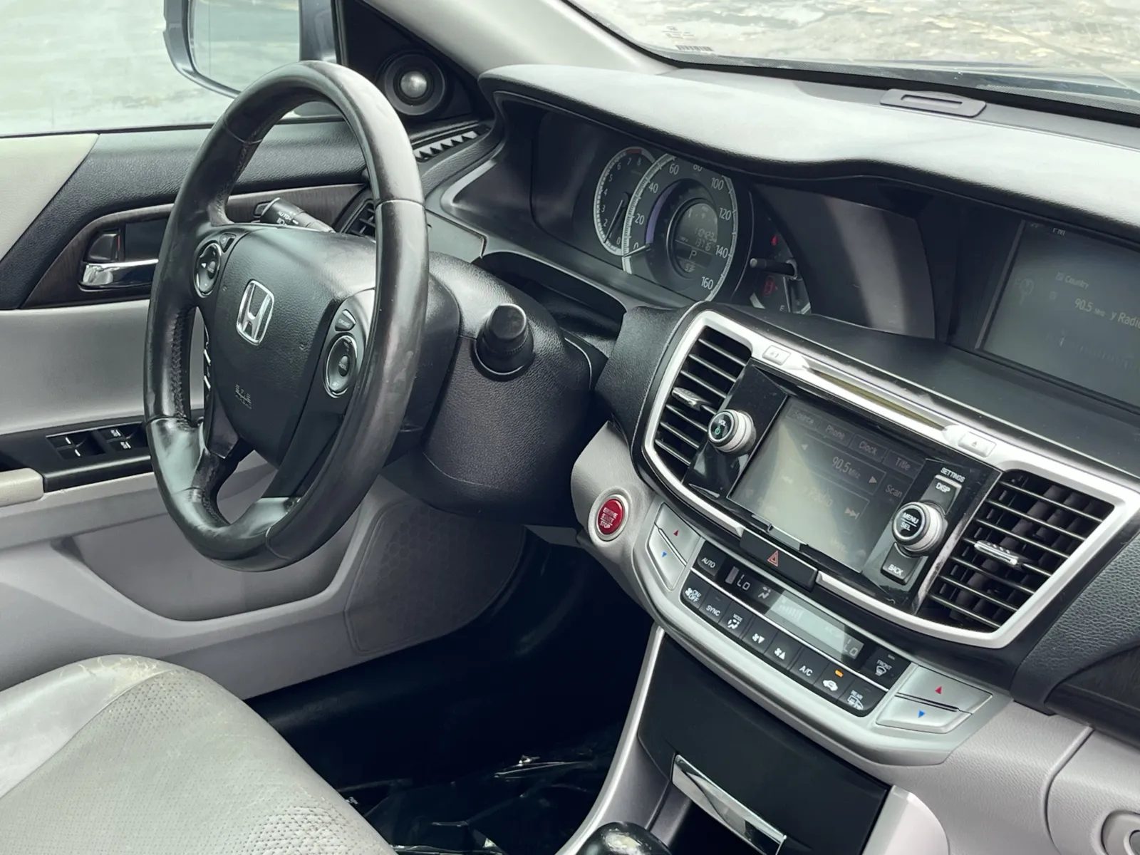 Honda Accord photo 13
