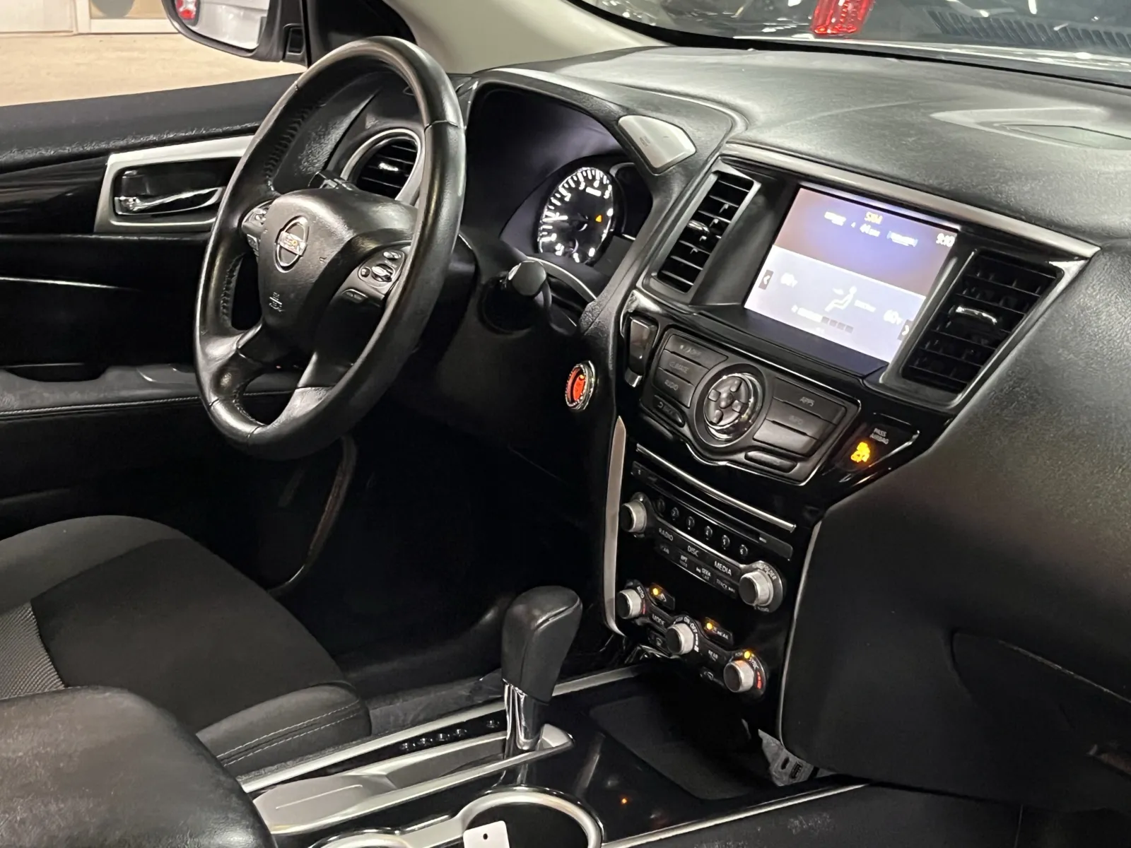 Nissan Pathfinder photo 13