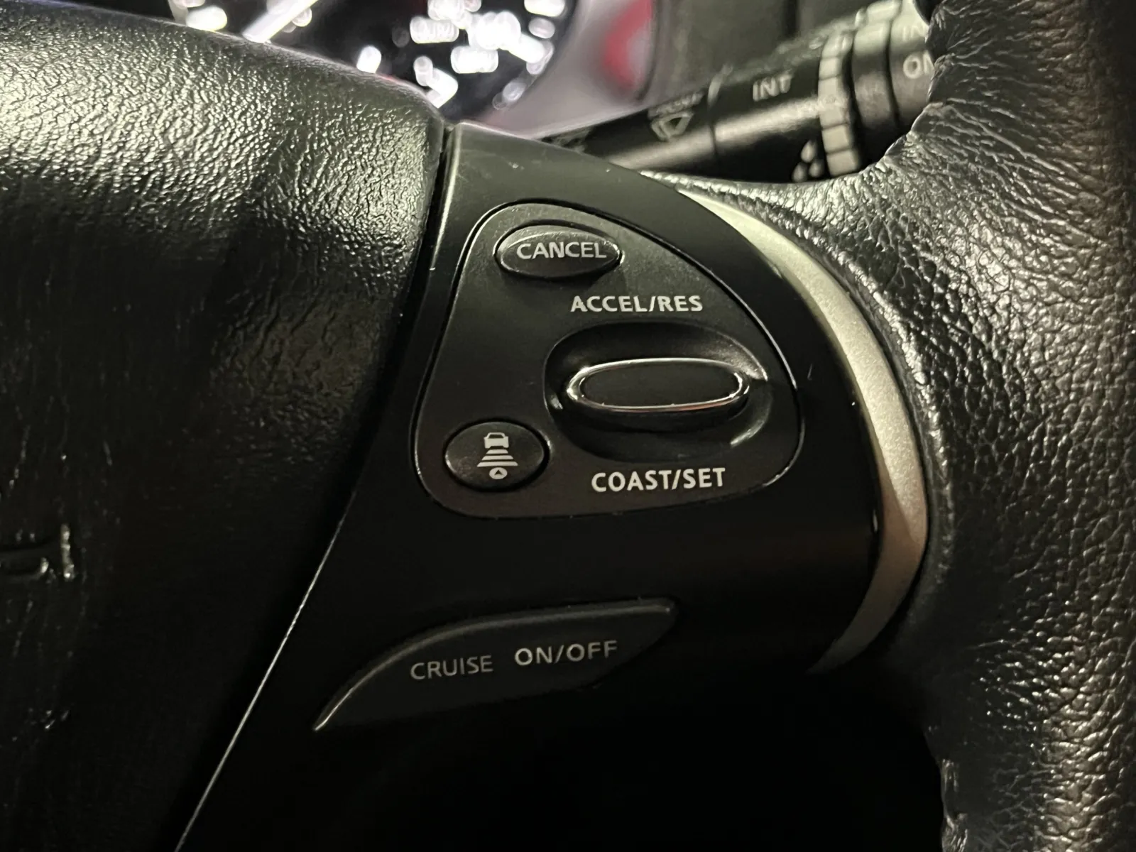 Nissan Pathfinder photo 17