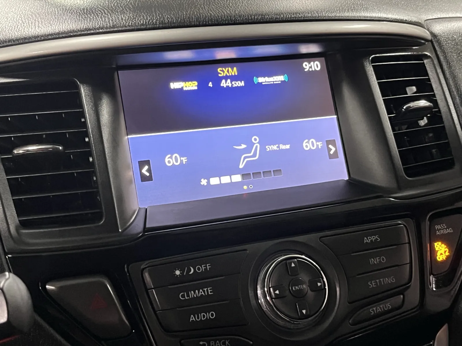 Nissan Pathfinder photo 6