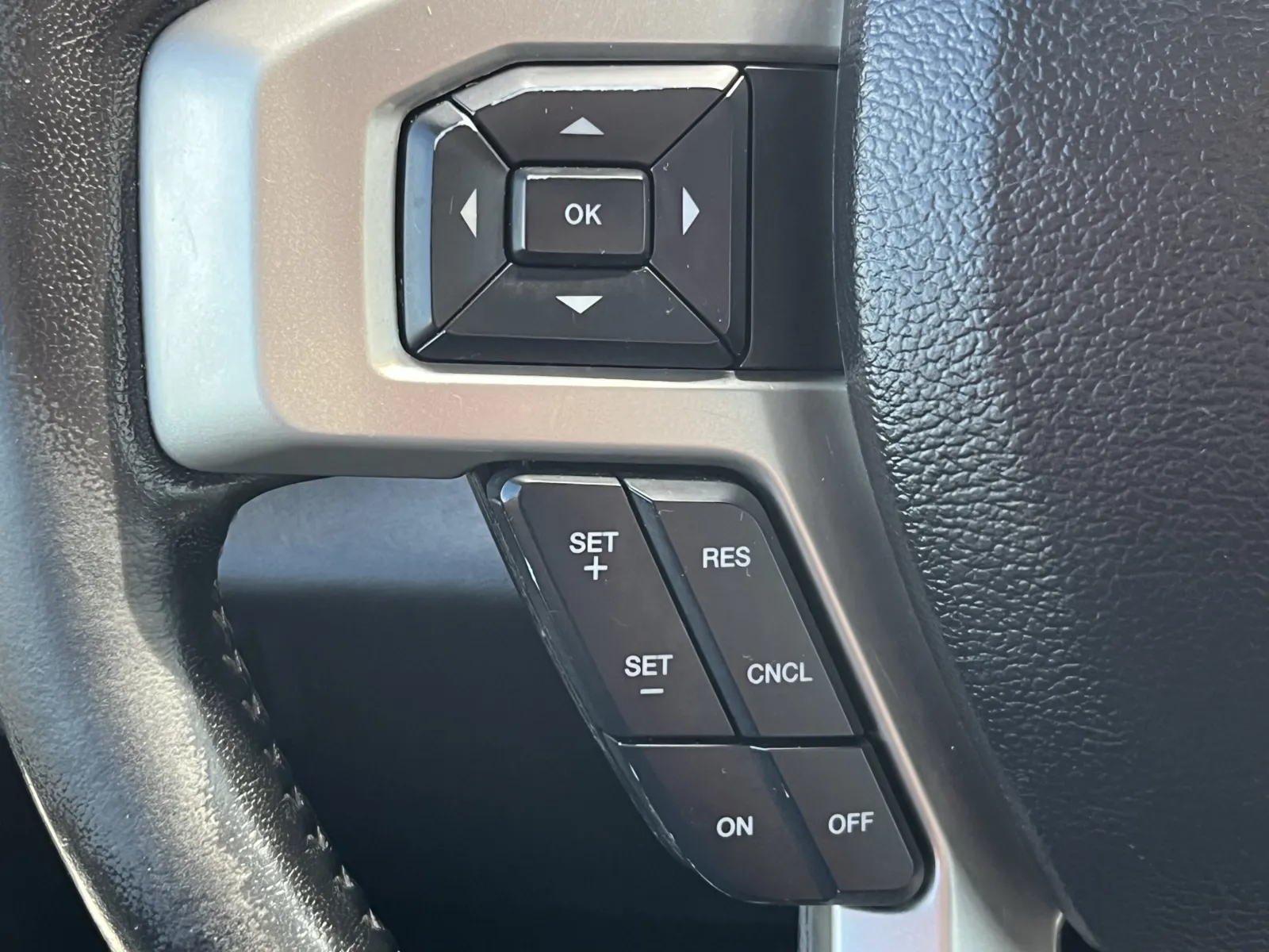 Ford F-250 photo 17