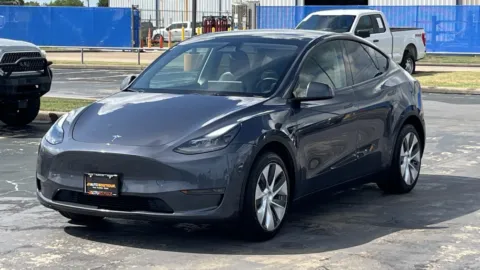 Gray 2023 Tesla Model Y Long Range for sale in Alvin, TX