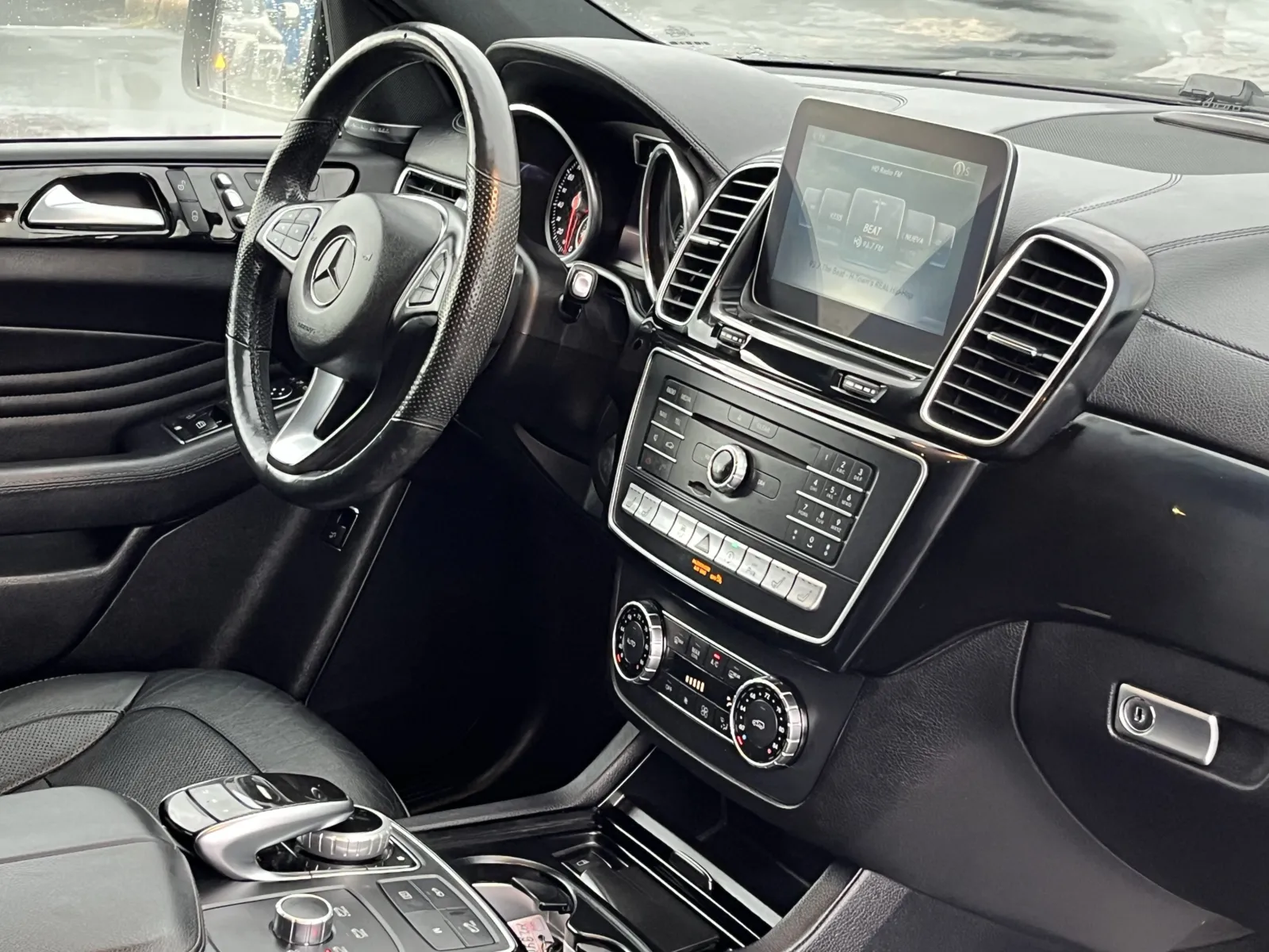 Mercedes-Benz GLE photo 16