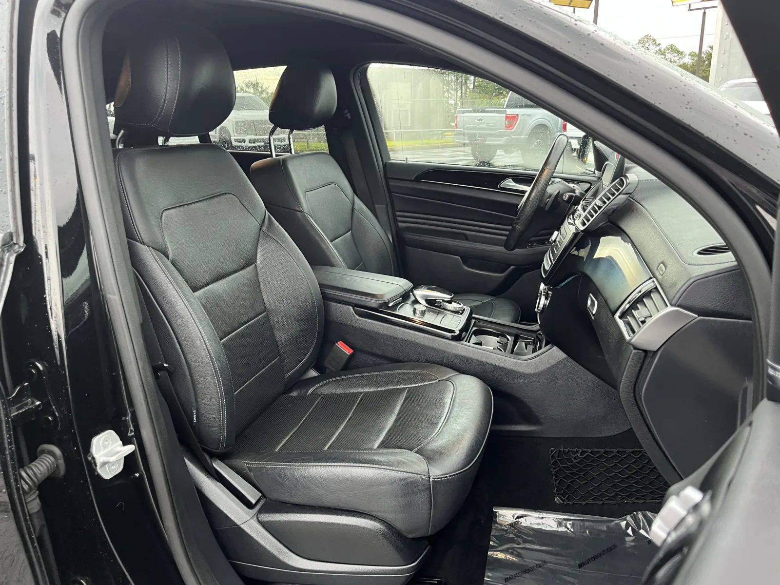 Mercedes-Benz GLE photo 28