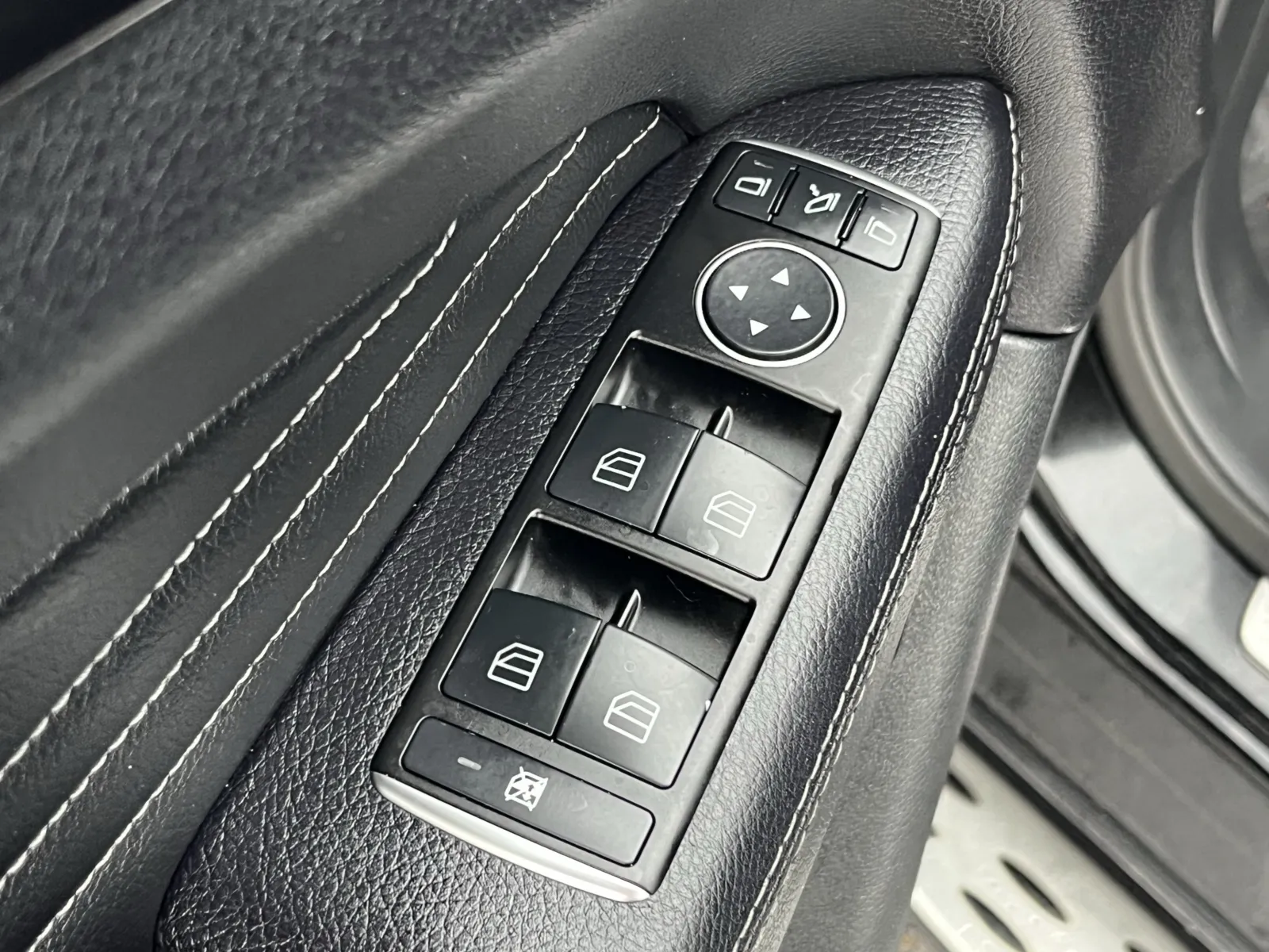 Mercedes-Benz GLE photo 25