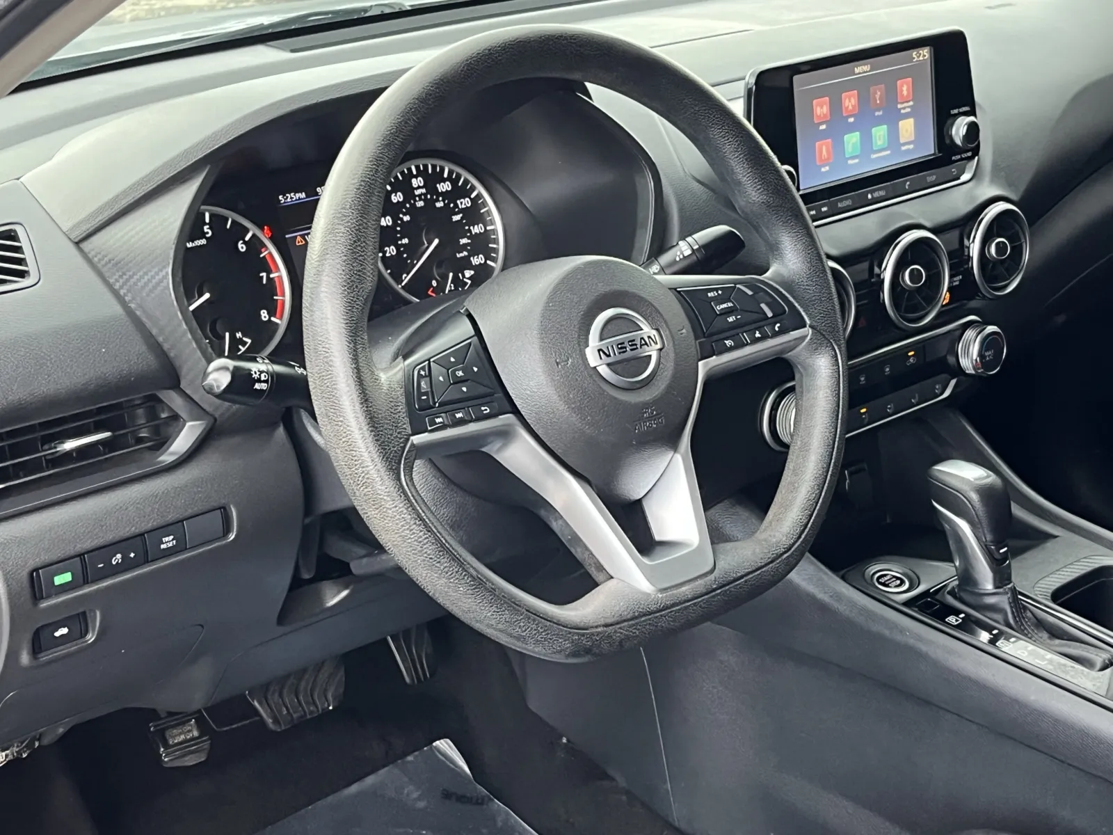 Nissan Sentra photo 12