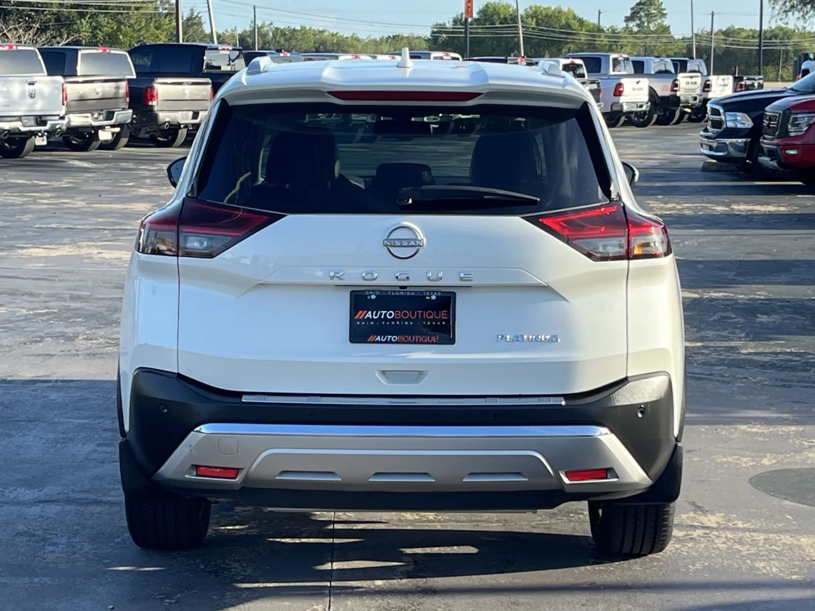 Nissan Rogue photo 8