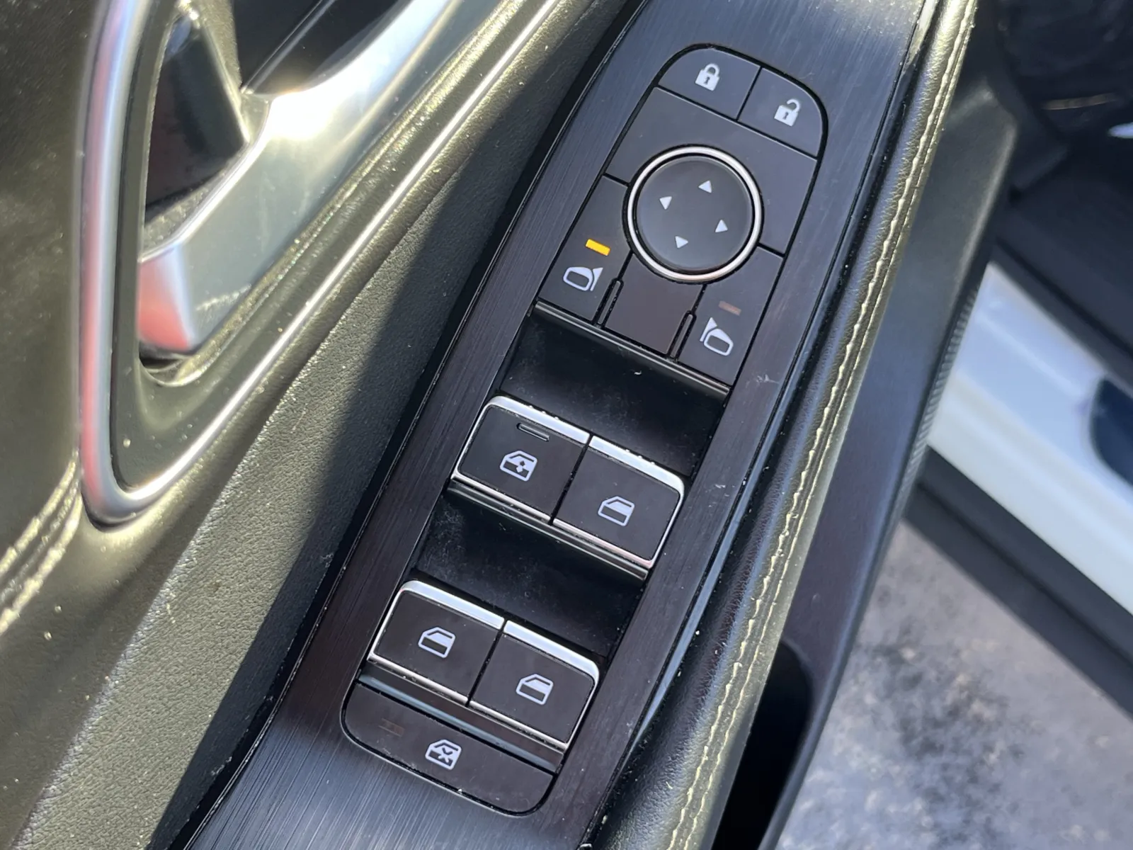 Nissan Rogue photo 26