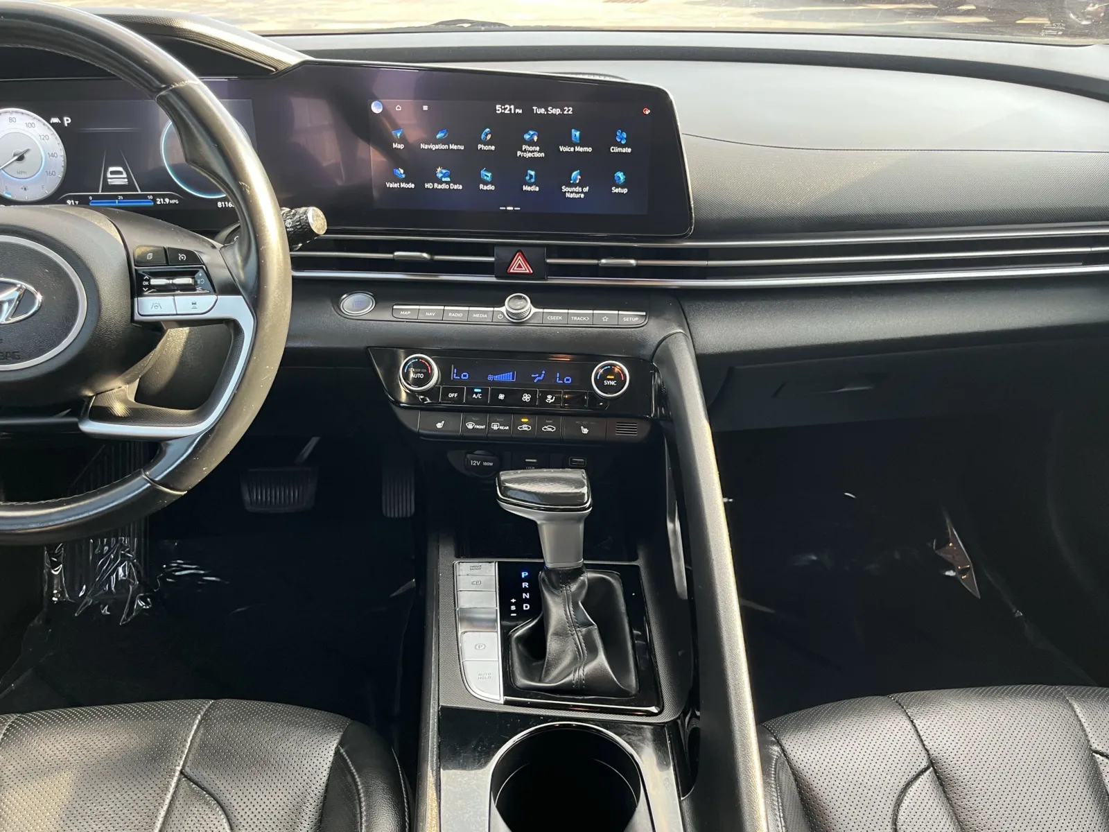 Hyundai Elantra photo 24