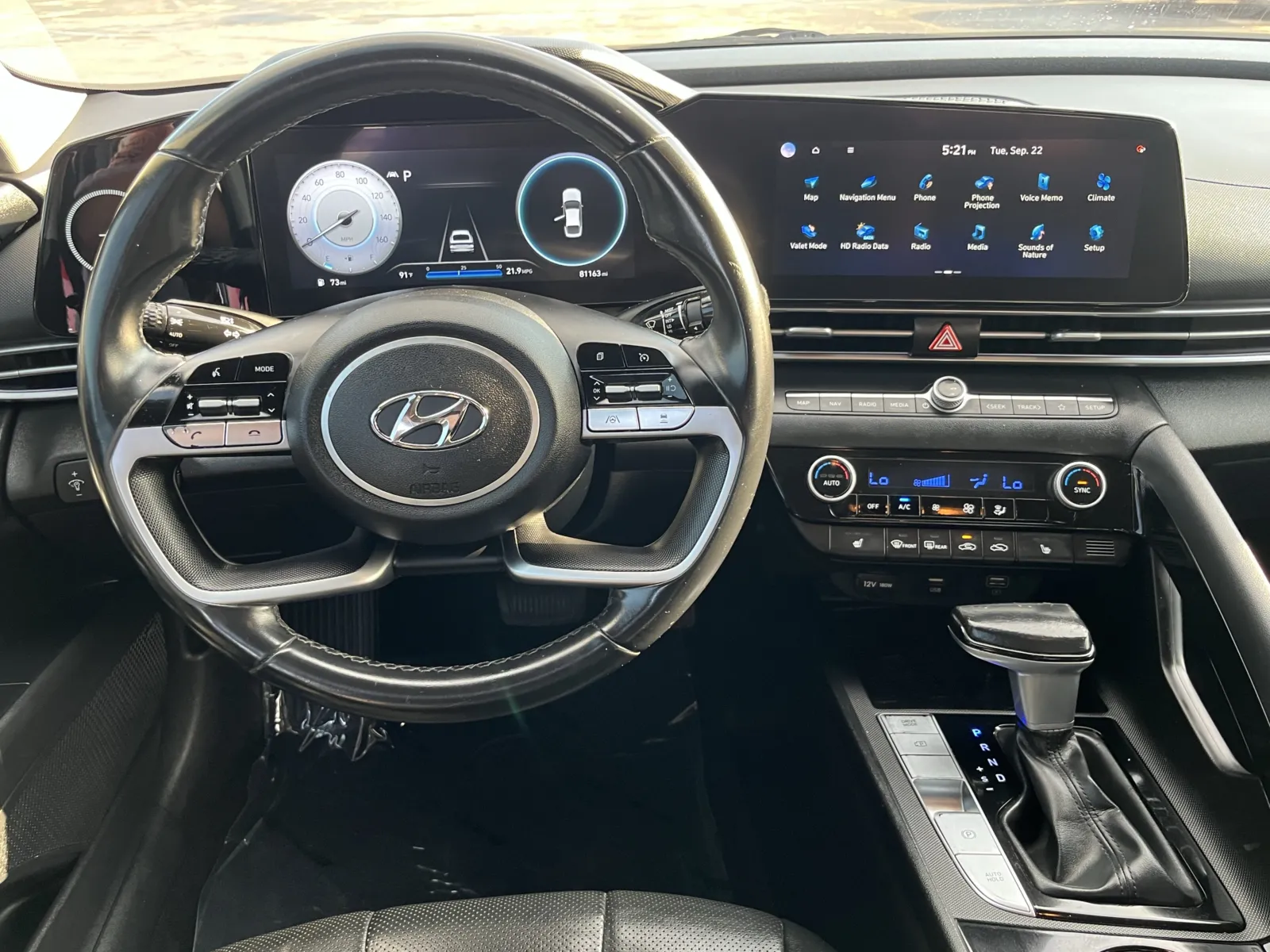 Hyundai Elantra photo 17
