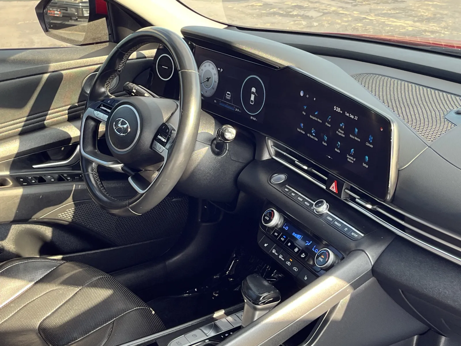 Hyundai Elantra photo 16