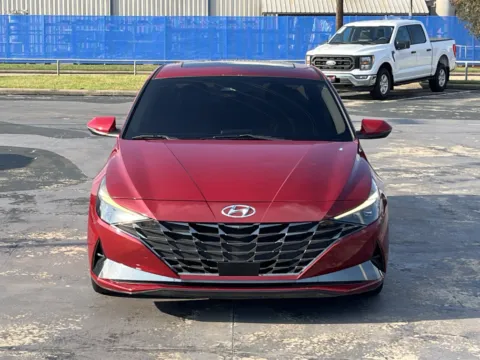 More photos of 2022 Hyundai Elantra Limited at Auto Boutique Texas, TX