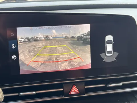 More photos of 2022 Hyundai Elantra Limited at Auto Boutique Texas, TX